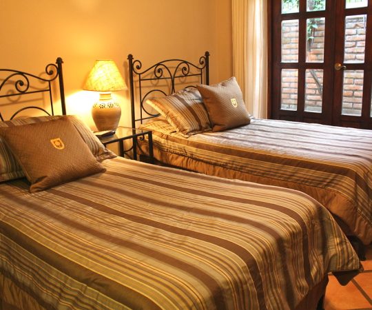 Hotel-Los-Robles-Managua-habitaciones-10