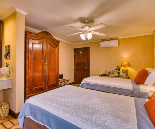 Hotel-Los-Robles-Managua-habitaciones-2